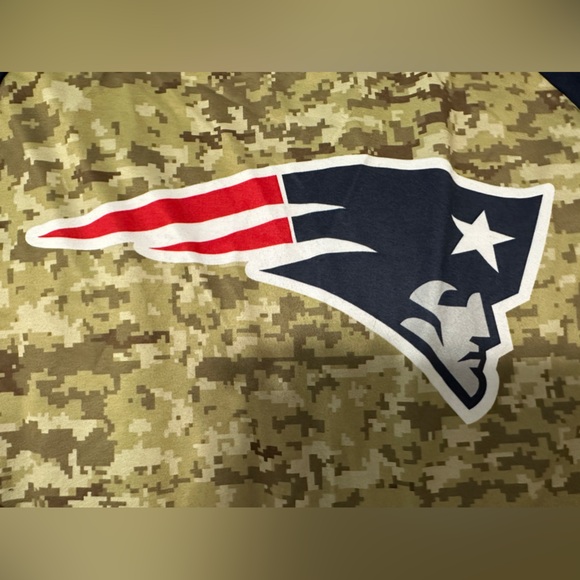 NWOT New England Patriots men’s XL Dri fit Nike shirt Salute to Service - Picture 4 of 9